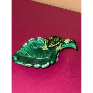 New Retired BeJeweled Enameled Metal Trinket Box Detachable Frog On Lily Pad